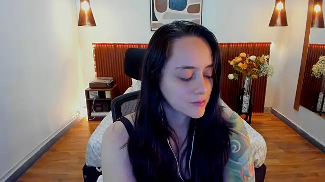 KatherineBond's Live XXX Chat
