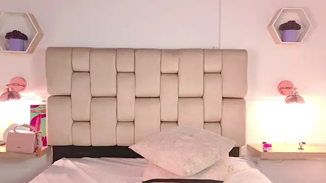 kaia_boobs' Live XXX Chat
