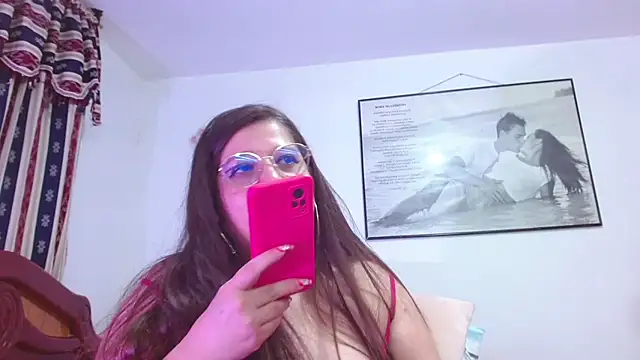 Amelie_Rousell Chat XXX in diretta