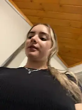 imlindapink's Live XXX Chat