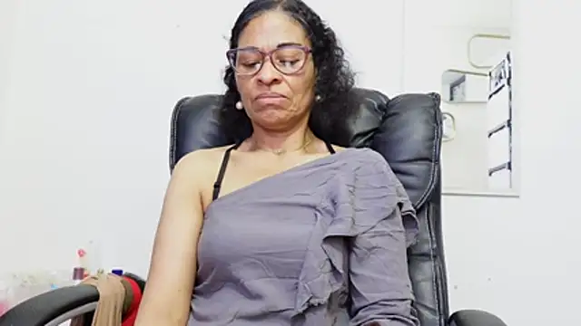 Aries_Mature Live XXX-Chat