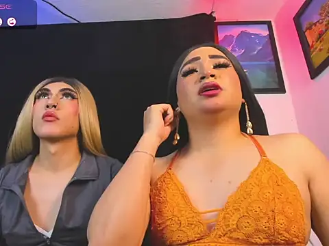 Show modela naughty_trans_dolls na web-kameri
