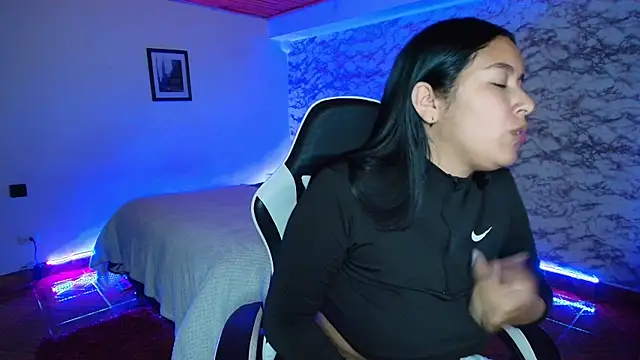 Camila_IRoose's Live XXX Chat