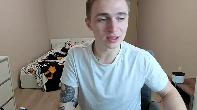 Chatroom XXX en direct de LEO__MILLER