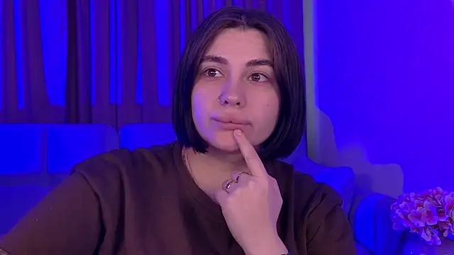 AdrianaToress 现场XXX聊天