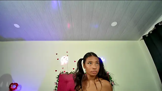 Ellie_Cute7 élő XXX-chatje