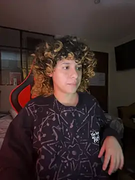 Chat +18 de HUMANXTHING ao vivo