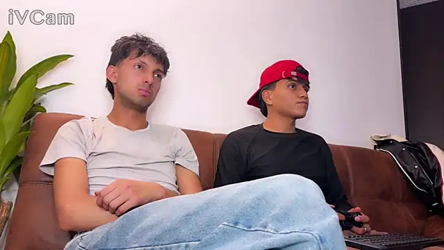 Chat +18 de LYAN_DYLAN ao vivo
