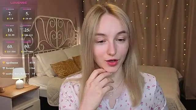 Shy_Polly Chat XXX in diretta