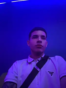 Valery2_salazar's Webcam Show