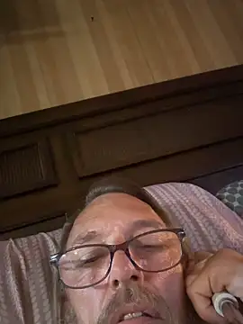THE-CHAMPLOVENIPPLES73's Webcam Show