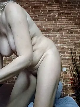XXX chat uživo modela horny_milf__