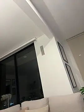 Rae_Lil_White live XXX chat