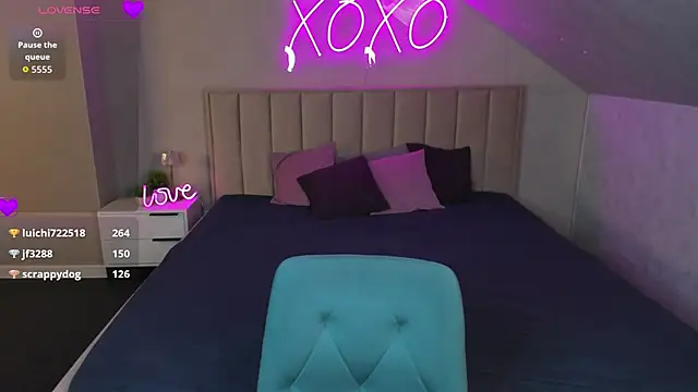 Ella_Burns élő XXX-chatje