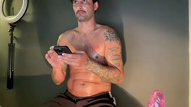 ZeusDelicious' Webcam Show