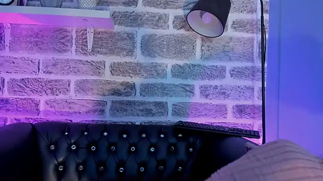 Онлайн чат XXX Ariana_collinss
