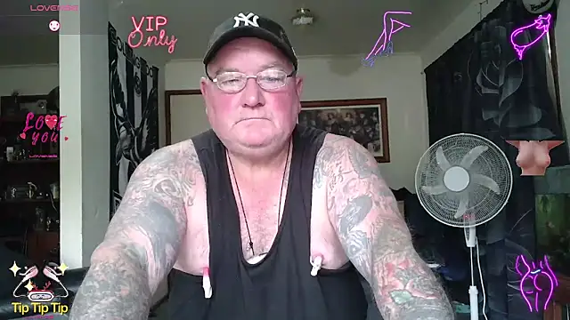 KINKYBLUEYES69 网络视讯表演