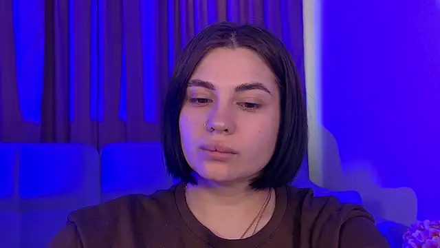 Онлайн чат XXX AdrianaToress