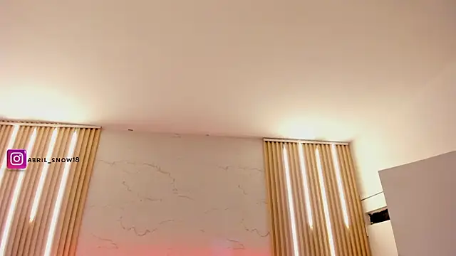 abril_snow's Live XXX Chat