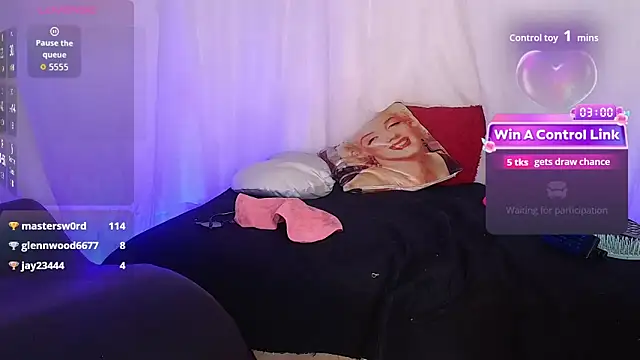 laurasofia45 Adlı Modelin Canlı XXX Sohbeti