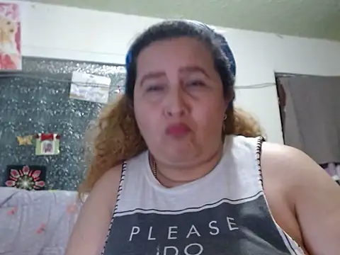Perla1981-- Live XXX-Chat