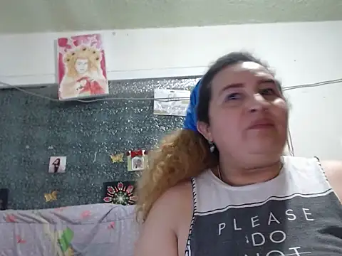 Chatroom XXX en direct de Perla1981--