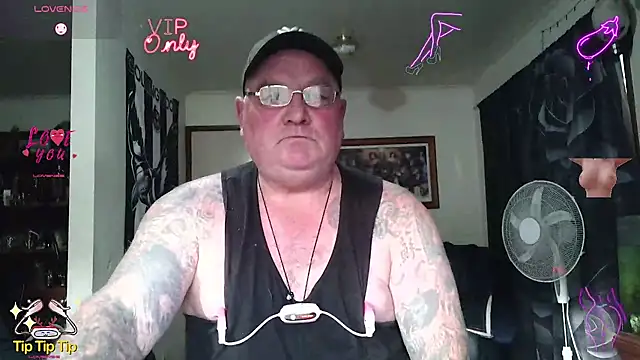 KINKYBLUEYES69's Webcam Show