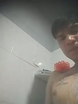 Show modela 33elguason na web-kameri