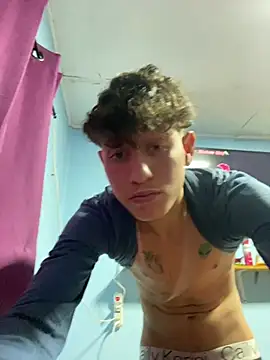 LatinBoysxxx Pertunjukan Webcam