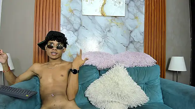 BOUL_GUYS élő XXX-chatje