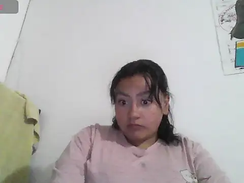 Alaia_moretti Show in webcam