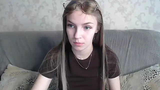 HitGyrl Adlı Modelin Canlı XXX Sohbeti