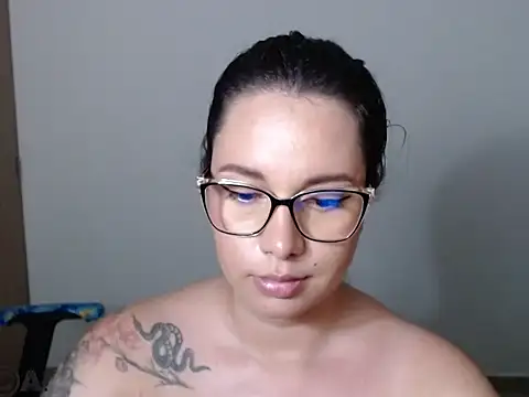 venus__24 Adlı Modelin Canlı XXX Sohbeti