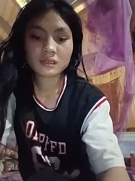 Hilary-123's Live XXX Chat