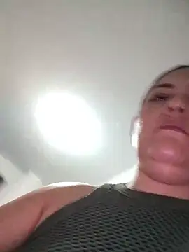 Mia_Hampton 即時 XXX 聊天