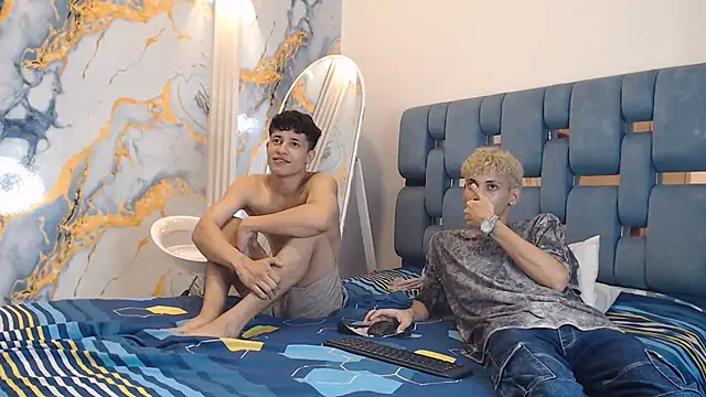 Chat XXX en directo de YOUNG_BOYS_HELL