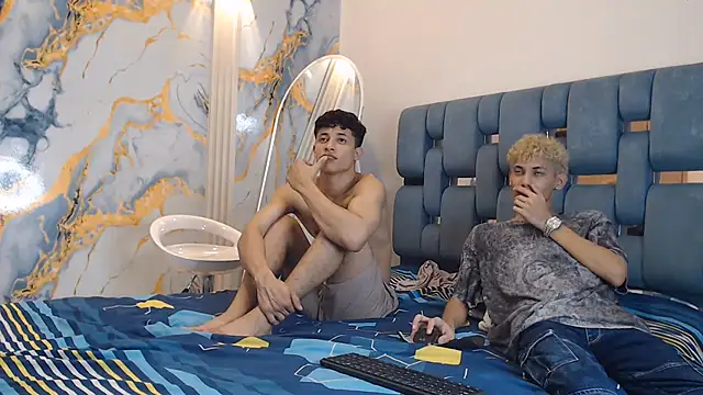 Chat XXX en directo de YOUNG_BOYS_HELL