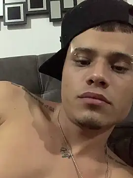 JohannYng webcam show