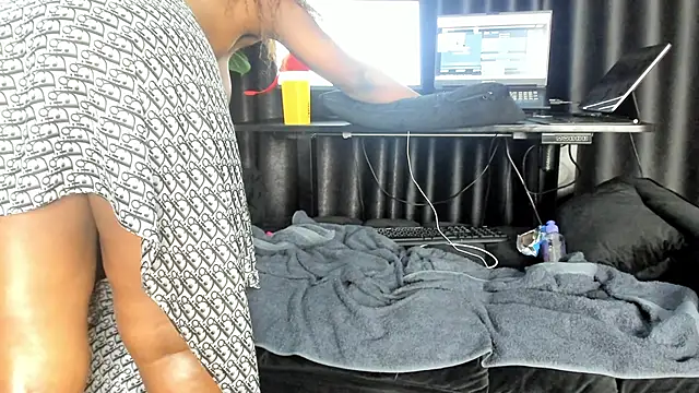 Show Webcam de naughty_bigass