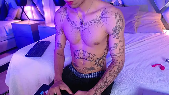 EnzoHunters Webcam Show