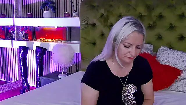 LadyTouch élő XXX-chatje