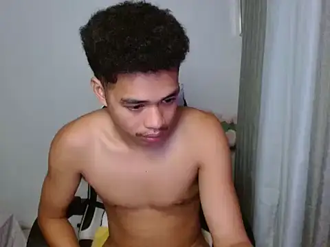 Chat XXX en directo de curlyasian_njxx