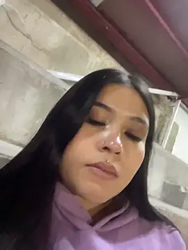 LunnaMoretti's Live XXX Chat