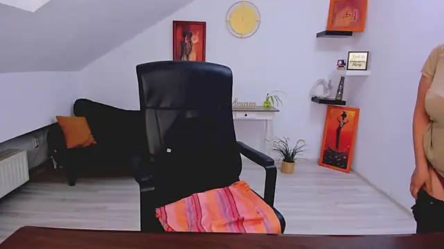 LollaGirl – Naživo XXX chat