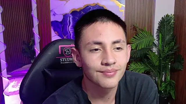 Andres_Tay's Webcam Show