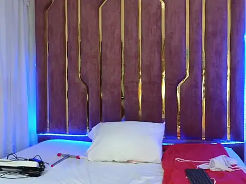 Kiaralovee26's Webcam Show