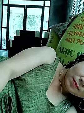 vangkt-cute's Live XXX Chat