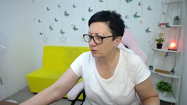 EmilyL0ve 现场XXX聊天