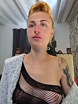 kylie_blck: онлайн-секс-чат