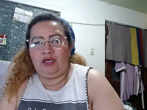 Chat XXX en directo de Perla1981--